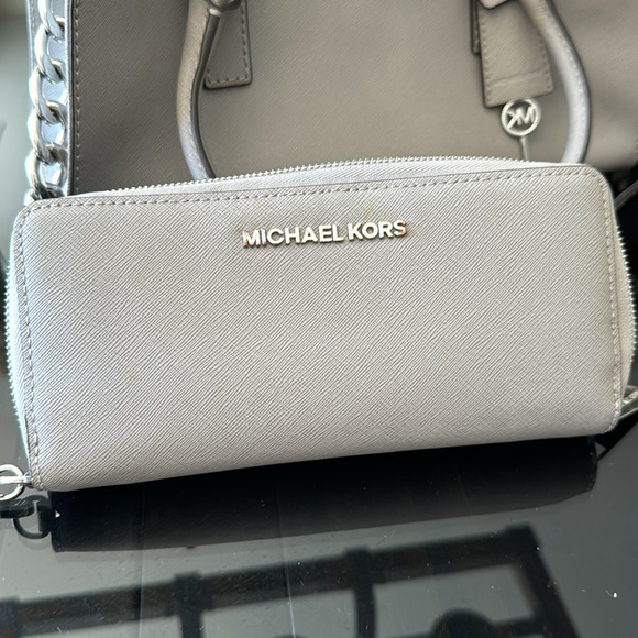 Michael Kors Hamilton Bag with Wallet - Picture 12 of 13